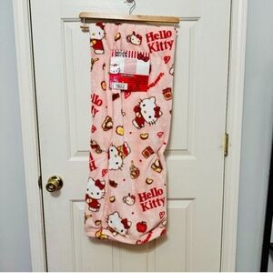 ✨️🩷HELLO KITTY SOFT THROW BLANKET/ WITH APPLES 🍎